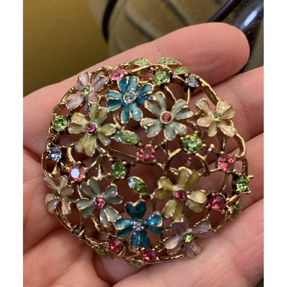 Vintage Monet Gold Enamel Rhinestone Brooch Multi Flower Shape Filigree Dome - Picture 5 of 8